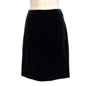 ✨Bogo FREE✨ Hugo Buscati Collection Black Velvet Skirt Sz 4
